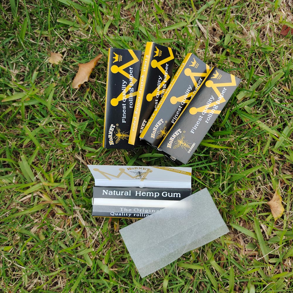 HORNET | Black Single Wide Size Rolling Paper