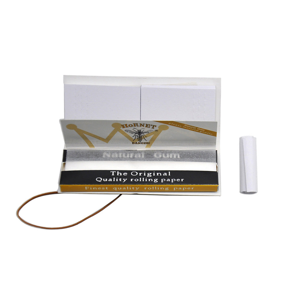 HORNET | Black 1-1/4 Size Rolling Paper With Tips